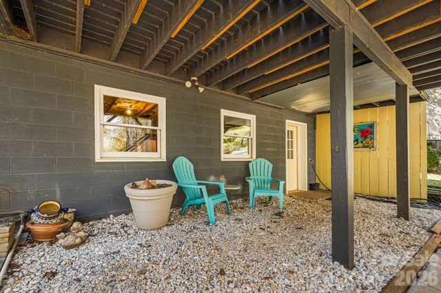 40 Harold Sluder Road, Alexander, NC 28701