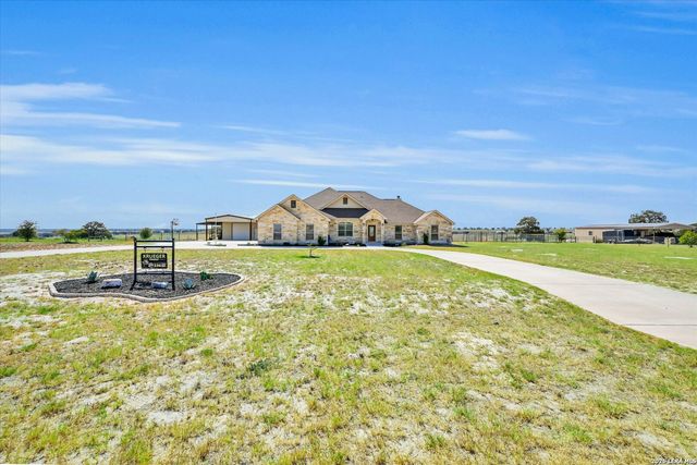 196 TRIPLE BEND DR, La Vernia, TX 78121