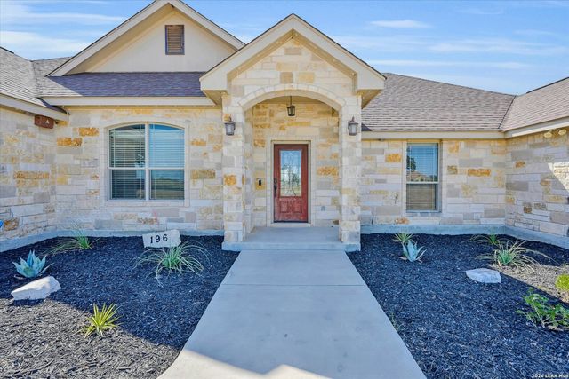 196 TRIPLE BEND DR, La Vernia, TX 78121