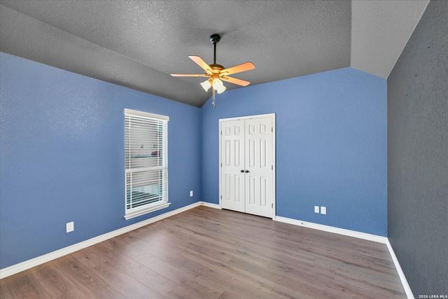 196 TRIPLE BEND DR, La Vernia, TX 78121