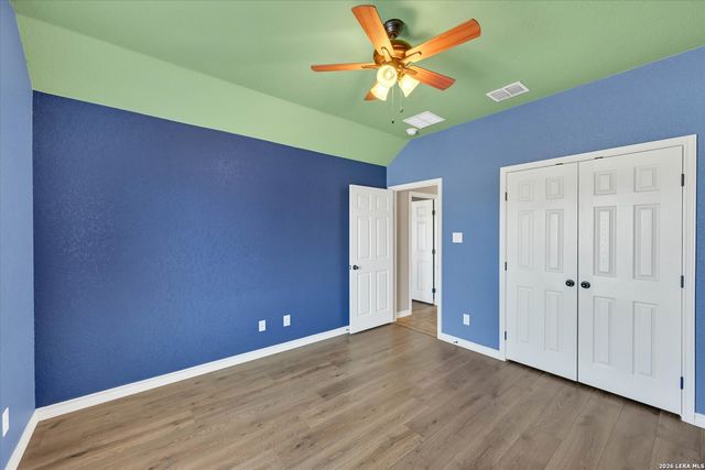196 TRIPLE BEND DR, La Vernia, TX 78121