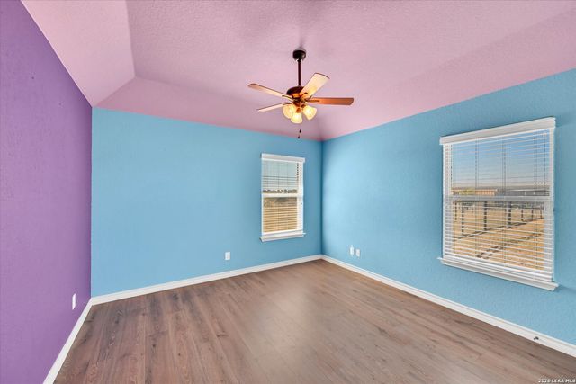 196 TRIPLE BEND DR, La Vernia, TX 78121