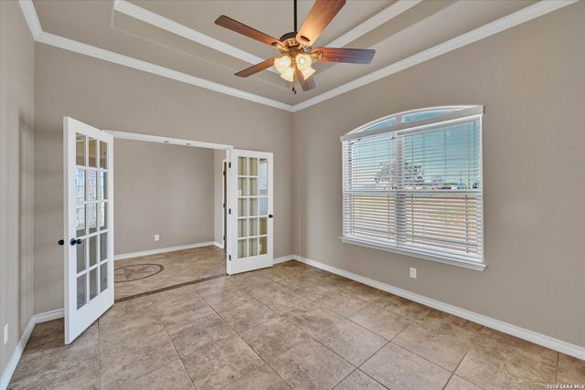 196 TRIPLE BEND DR, La Vernia, TX 78121