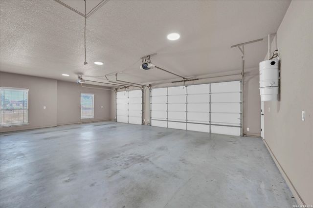 196 TRIPLE BEND DR, La Vernia, TX 78121