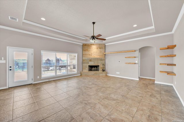196 TRIPLE BEND DR, La Vernia, TX 78121