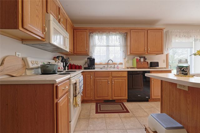 643 PROVIDENCE Way, Erie, PA 16509