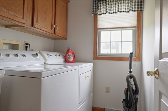 643 PROVIDENCE Way, Erie, PA 16509