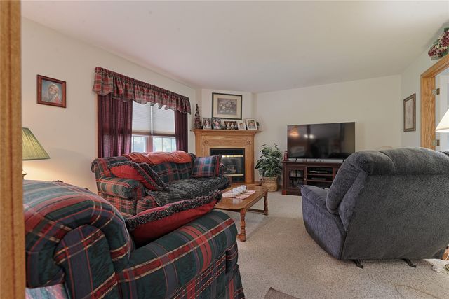 643 PROVIDENCE Way, Erie, PA 16509