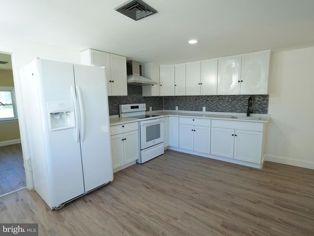 64 DARTMOUTH RD, Pennsville, NJ 08070
