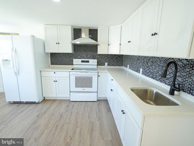 64 DARTMOUTH RD, Pennsville, NJ 08070