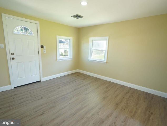64 DARTMOUTH RD, Pennsville, NJ 08070