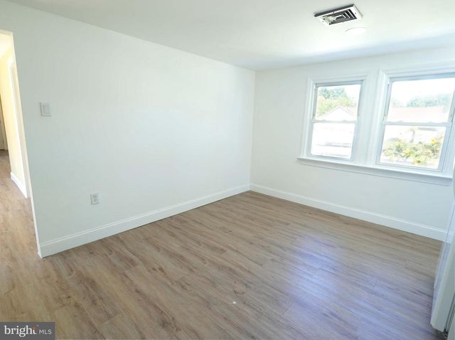 64 DARTMOUTH RD, Pennsville, NJ 08070