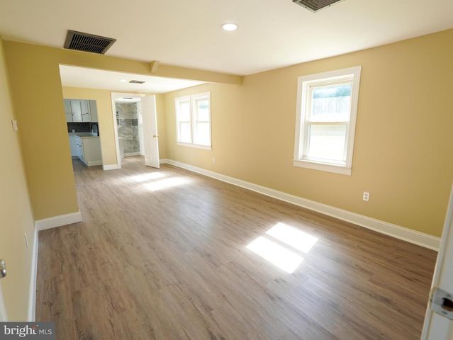 64 DARTMOUTH RD, Pennsville, NJ 08070