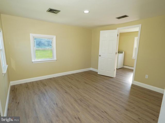 64 DARTMOUTH RD, Pennsville, NJ 08070