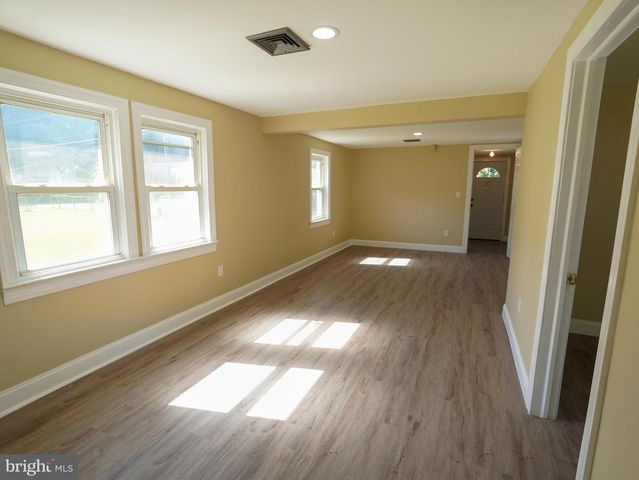 64 DARTMOUTH RD, Pennsville, NJ 08070