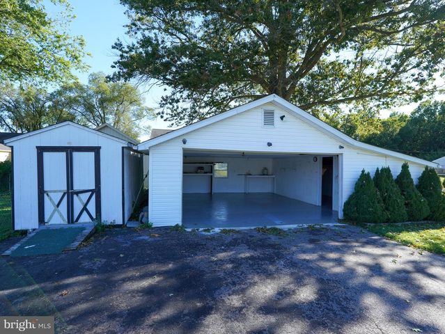 64 DARTMOUTH RD, Pennsville, NJ 08070