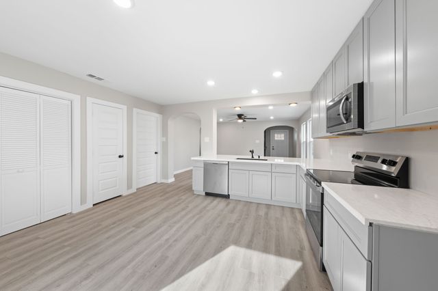 218 Chandler Street, Wilmer, TX 75172