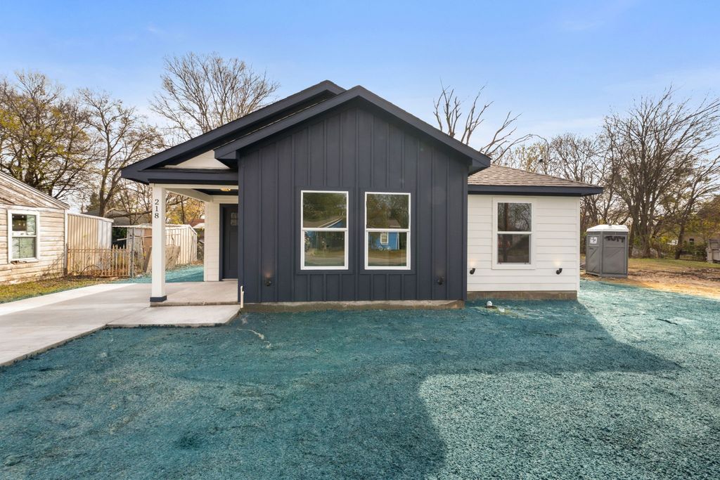 218 Chandler Street, Wilmer, TX 75172