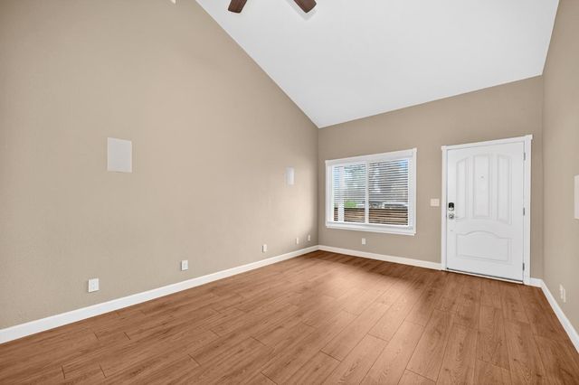 2307 E 8th St, Davis, CA 95618