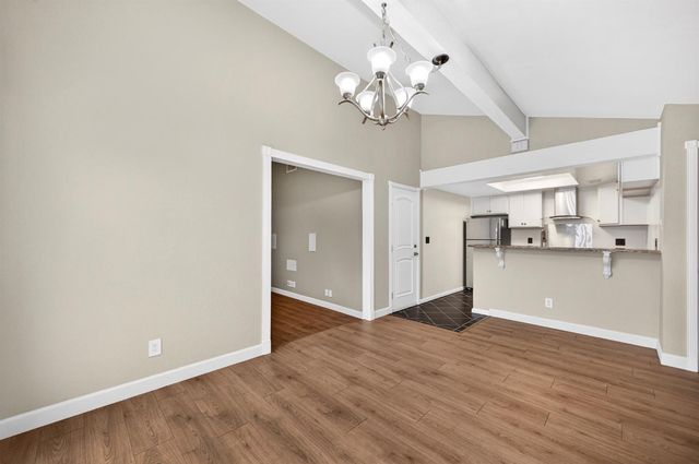 2307 E 8th St, Davis, CA 95618