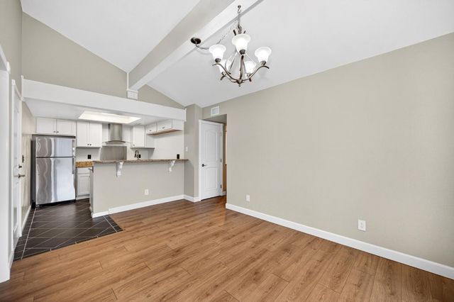 2307 E 8th St, Davis, CA 95618