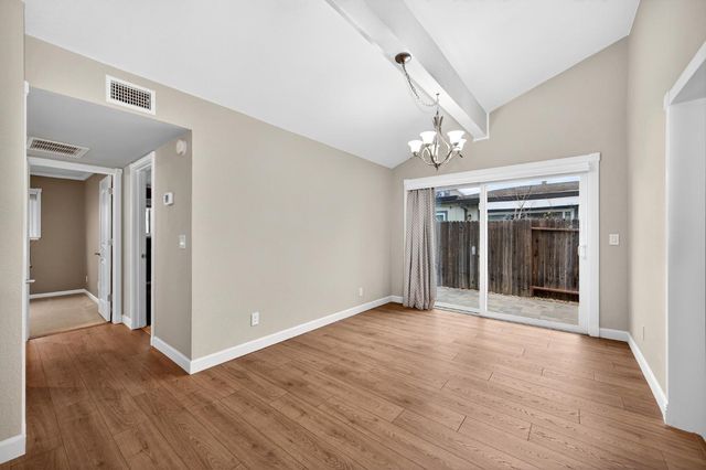 2307 E 8th St, Davis, CA 95618