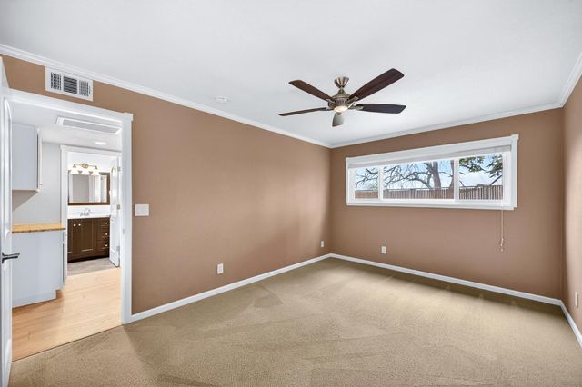 2307 E 8th St, Davis, CA 95618