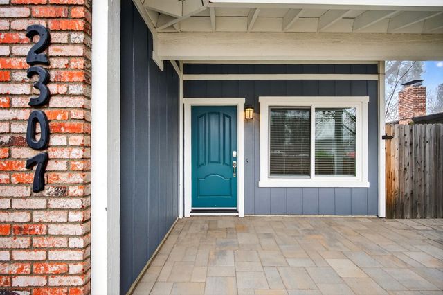 2307 E 8th St, Davis, CA 95618