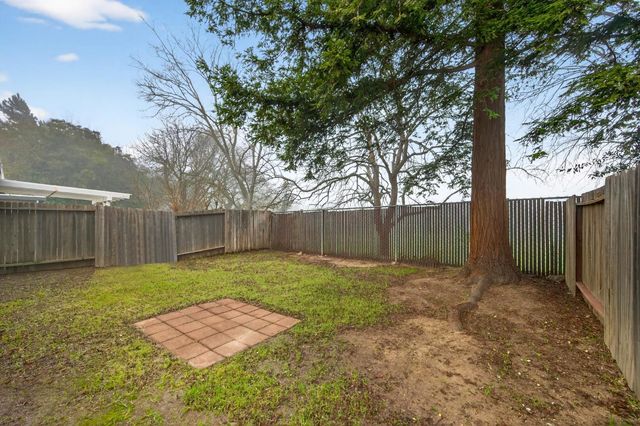 2307 E 8th St, Davis, CA 95618