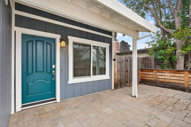 2307 E 8th St, Davis, CA 95618