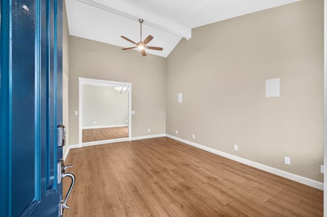 2307 E 8th St, Davis, CA 95618