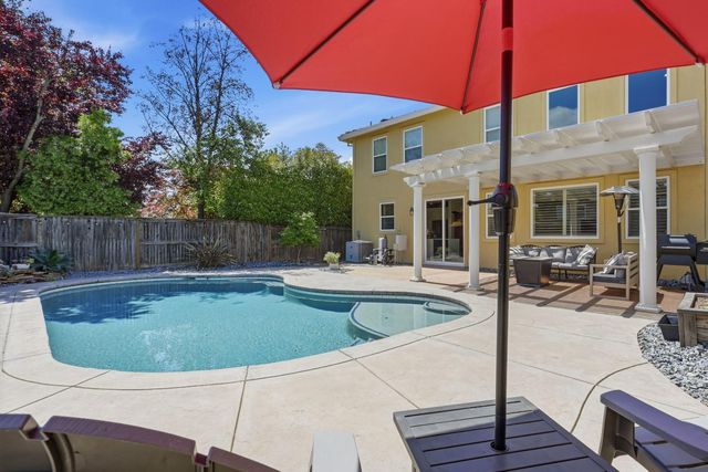 1529 Thurman Way, Folsom, CA 95630