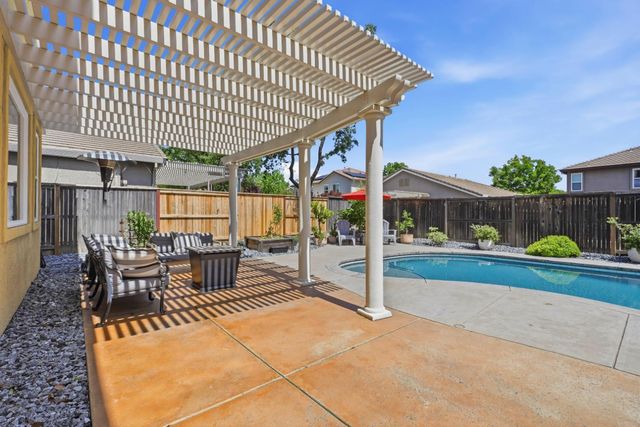 1529 Thurman Way, Folsom, CA 95630