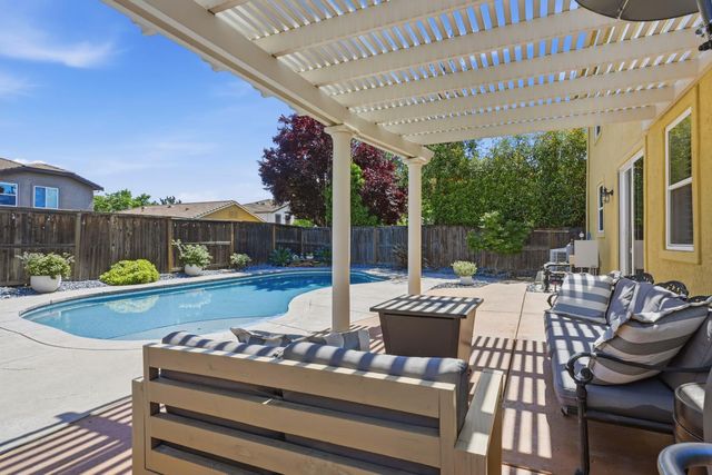 1529 Thurman Way, Folsom, CA 95630