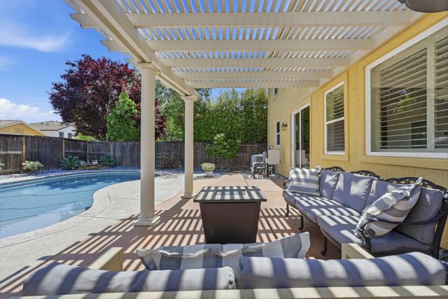 1529 Thurman Way, Folsom, CA 95630