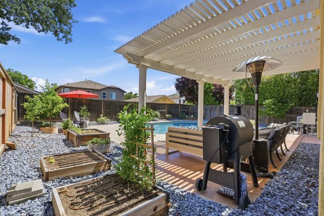 1529 Thurman Way, Folsom, CA 95630