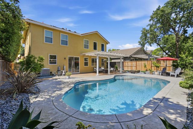 1529 Thurman Way, Folsom, CA 95630