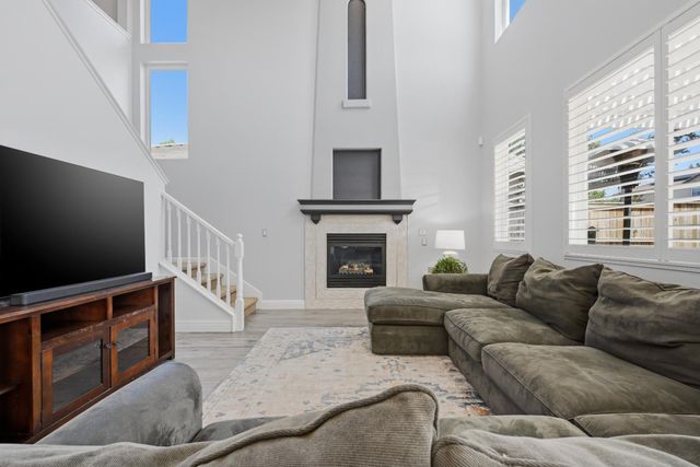 1529 Thurman Way, Folsom, CA 95630