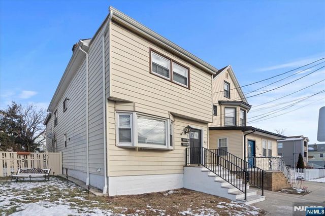 627 Montgomery, Elizabeth, NJ 07202