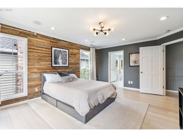 10210 Nw ENGLEMAN St, Portland, OR 97229