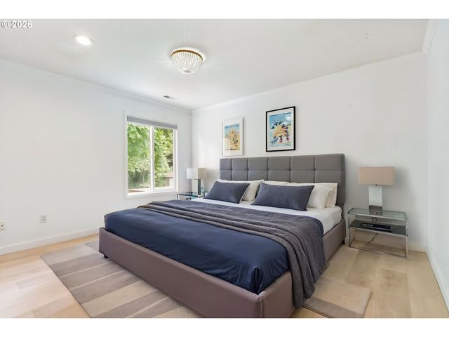 10210 Nw ENGLEMAN St, Portland, OR 97229