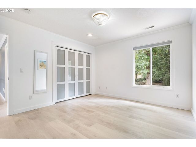 10210 Nw ENGLEMAN St, Portland, OR 97229