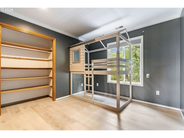 10210 Nw ENGLEMAN St, Portland, OR 97229