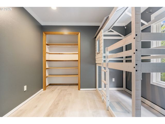 10210 Nw ENGLEMAN St, Portland, OR 97229
