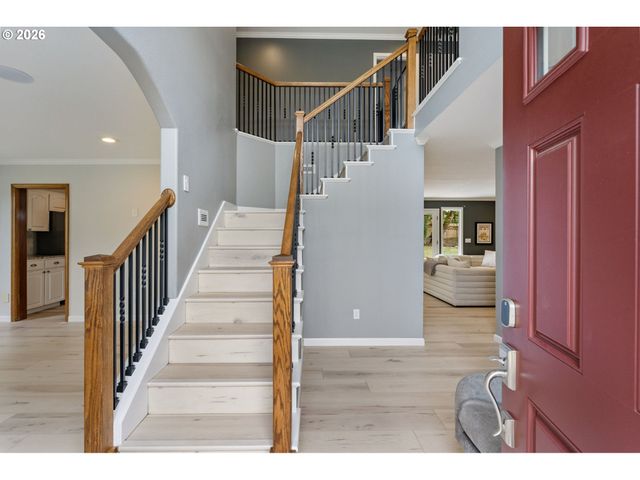 10210 Nw ENGLEMAN St, Portland, OR 97229