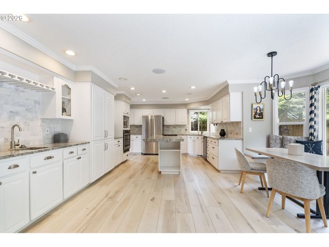 10210 Nw ENGLEMAN St, Portland, OR 97229