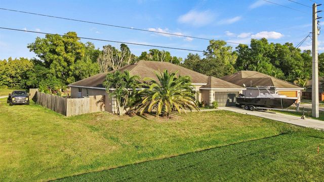 370 SW Tulip Boulevard, Port St. Lucie, FL 34953
