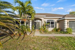 370 SW Tulip Boulevard, Port St. Lucie, FL 34953