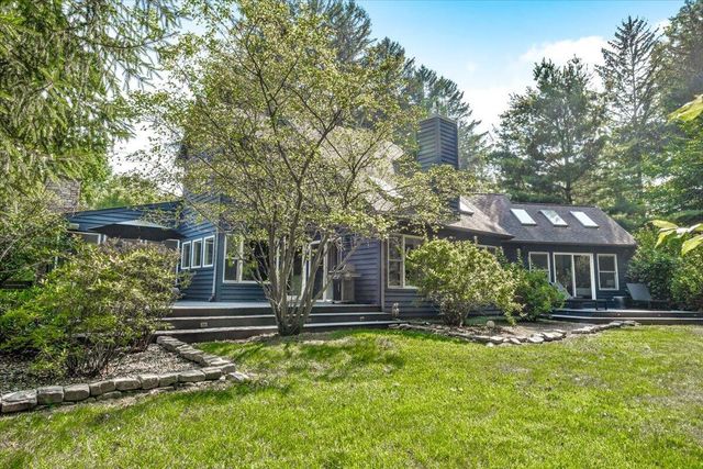 8773 Elm Valley Road, Union Pier, MI 49129