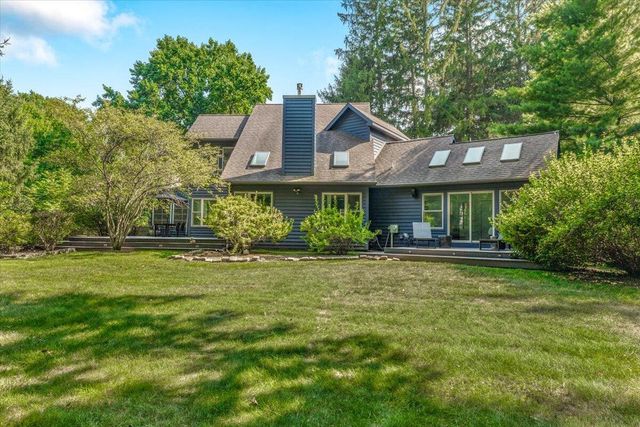 8773 Elm Valley Road, Union Pier, MI 49129